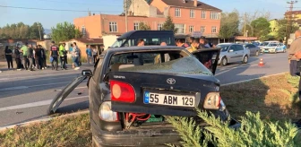 Samsun'da öğrenci servisiyle otomobil çarpıştı: 5 yaralı