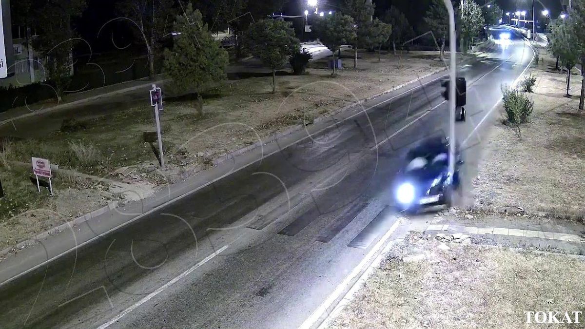 Tokat'ta Trafik Kazaları Güvenlik Kameralarına Yansıdı