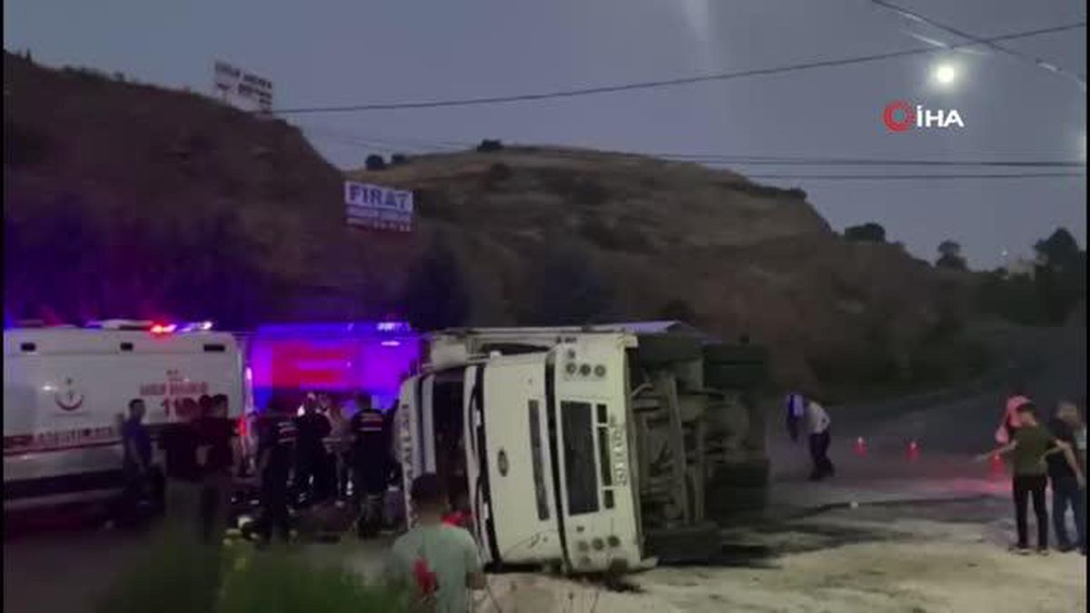 Virajı alamayan kamyon yan yattı: 5 yaralı