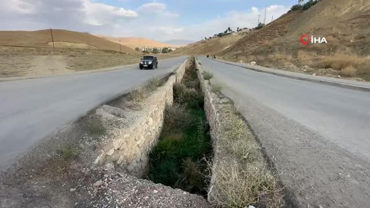 Yolun ortasındaki kanal tehlike saçıyor