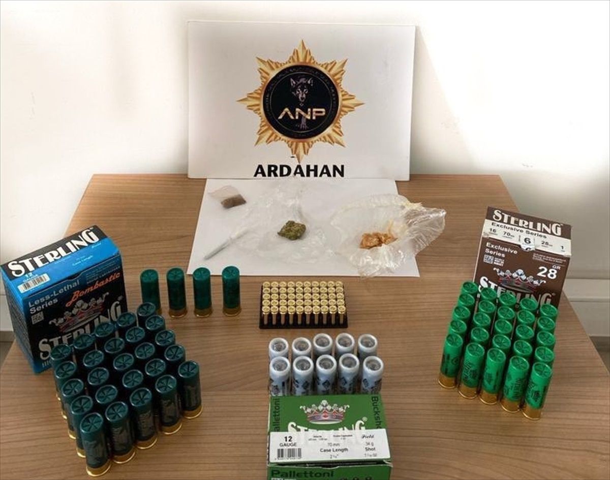 Ardahan'da Uyuşturucu ve Fişek Bulunan Kişi Gözaltına Alındı