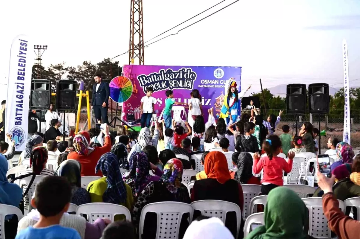 Battalgazi Belediyesi, Dolamantepe Geçici Konaklama Merkezi'nde Çocuk Şenliği Düzenledi