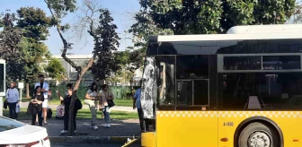 Beyoğlu'nda Tramvay ve İETT Otobüsü Çarpıştı