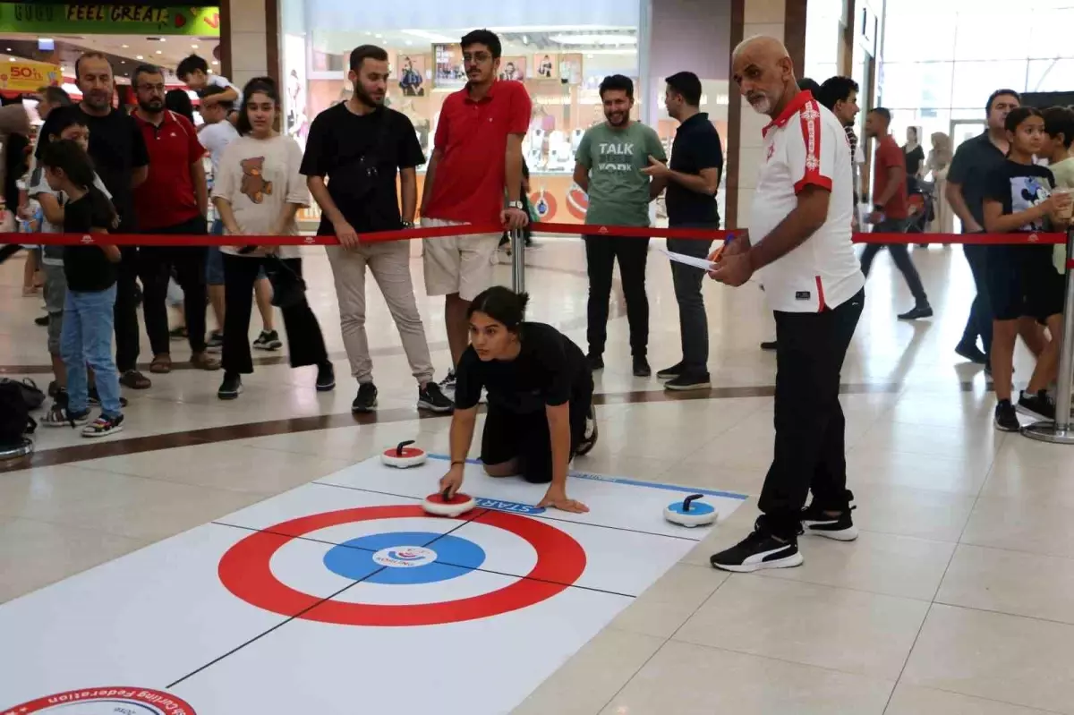 Ceylan Karavil Park AVM'de Floor Curling etkinliği düzenlendi