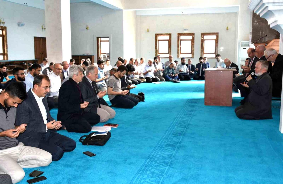 Bilecik İl Müftülüğü Emekli Personellere Başarı Belgesi Verdi