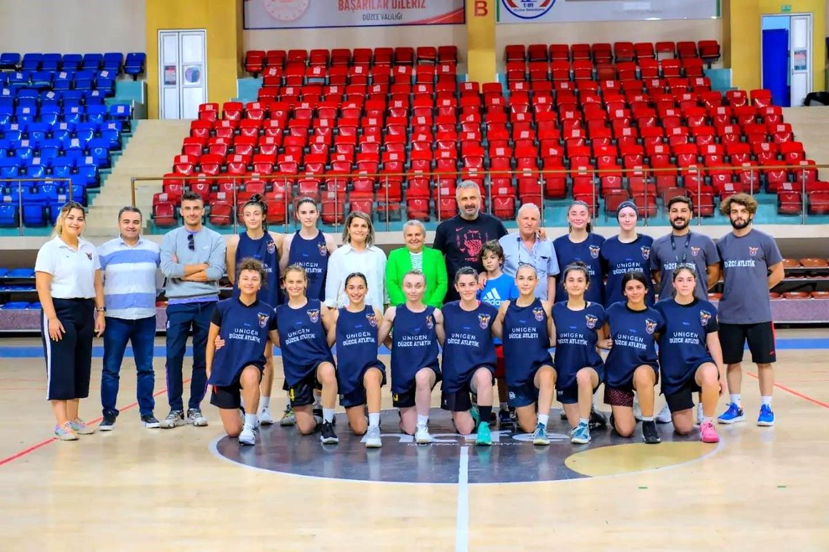 ÜNİGEN Düzce Atletik Kadın Basketbol Takımı Sezon Açılışını Yaptı