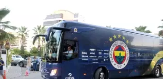 Fenerbahçe, Alanya'da Meşalelerle Karşılandı