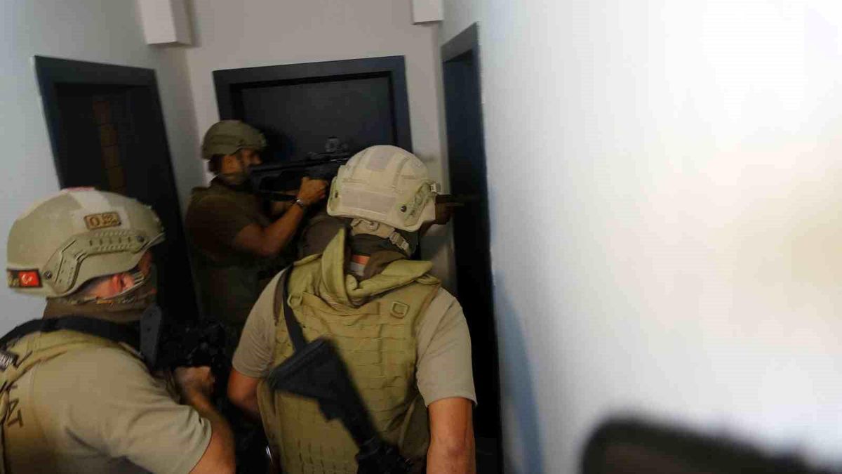 Antalya'da Uyuşturucu İmalathanesi Operasyonu: 2 Şüpheli Yakalandı