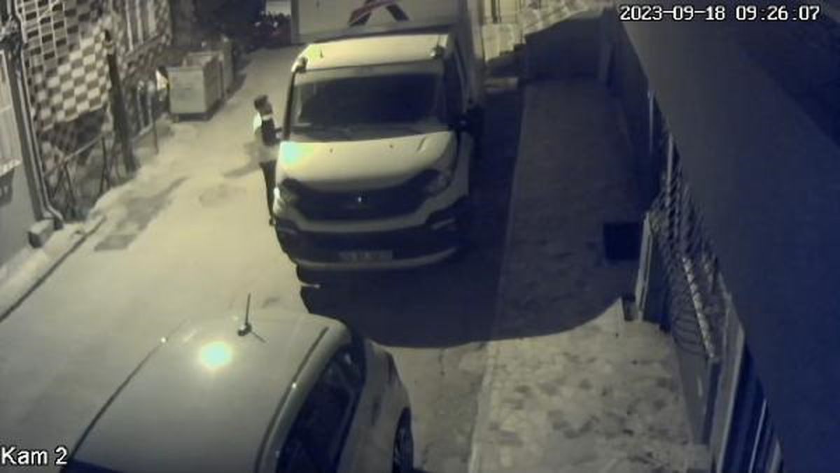 Şişli'de Kamyonetten Hırsızlık Yapan Şüpheli Yakalandı