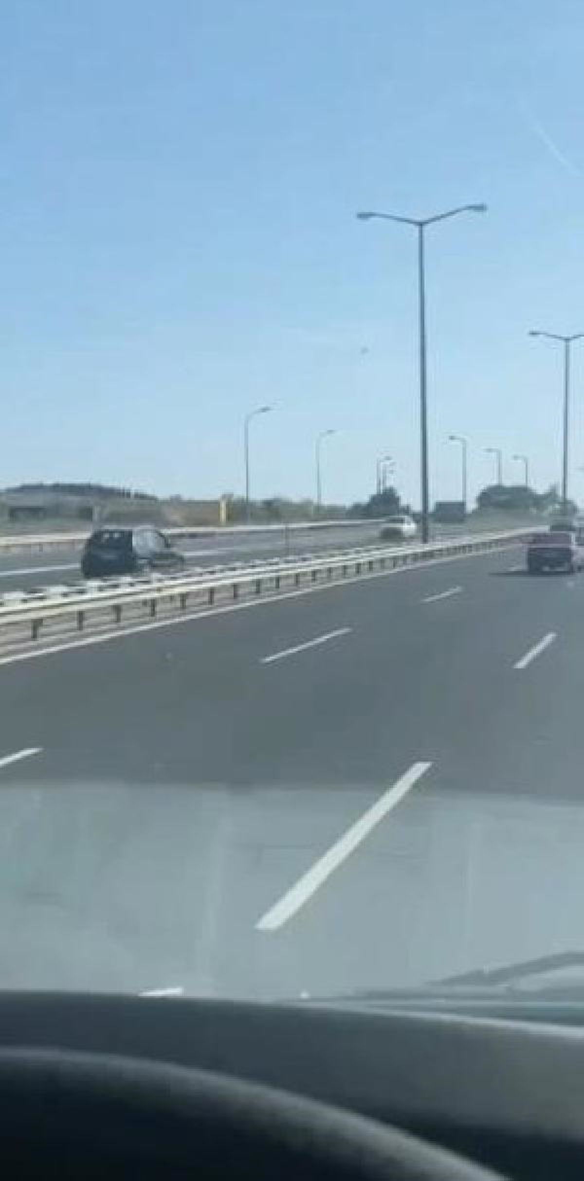 Silivri TEM Otoyolu'nda Ters Yönde İlerleyen Araç Trafiği Tehlikeye Soktu