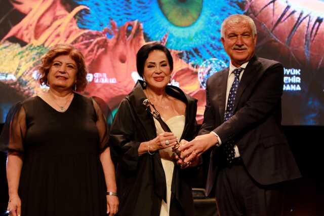 30. Uluslararası Altın Koza Film Festivali'nin büyük ödülleri sahiplerini buldu 30. Uluslararası Altın Koza Film Festivali'nin büyük ödülleri sahiplerini buldu