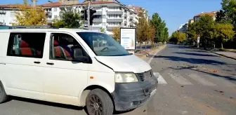 Aksaray'da minibüs ile panelvanın çarpıştığı trafik kazasında 5 kişi yaralandı