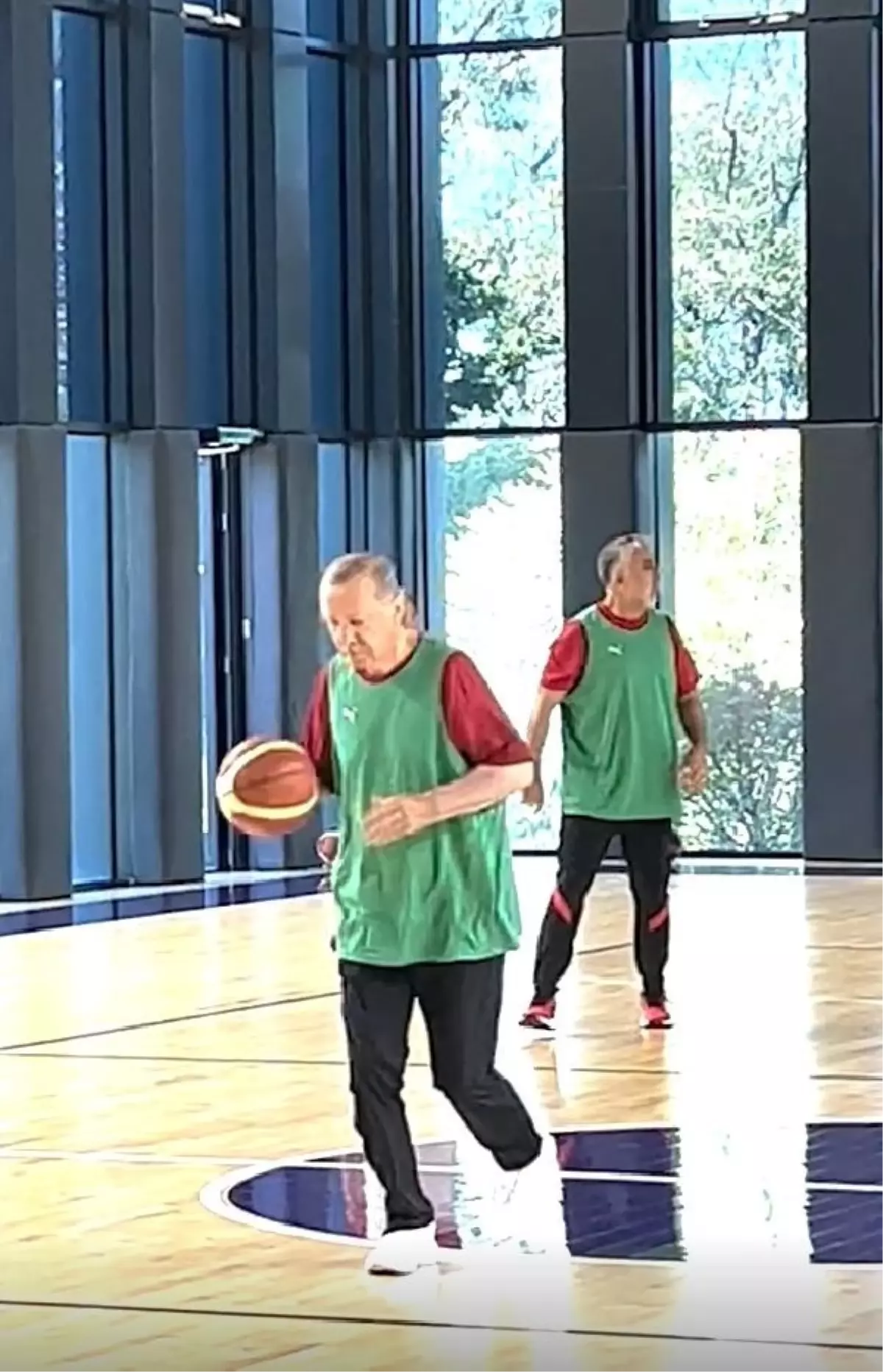 CUMHURBAŞKANI ERDOĞAN'IN YENİ BASKETBOL PERFORMANSI GÖRÜNTÜLERİ YAYINLANDI