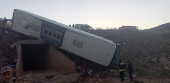 Erzurum'da yolcu otobüsü şarampole devrildi: 3 ölü, 21 yaralı