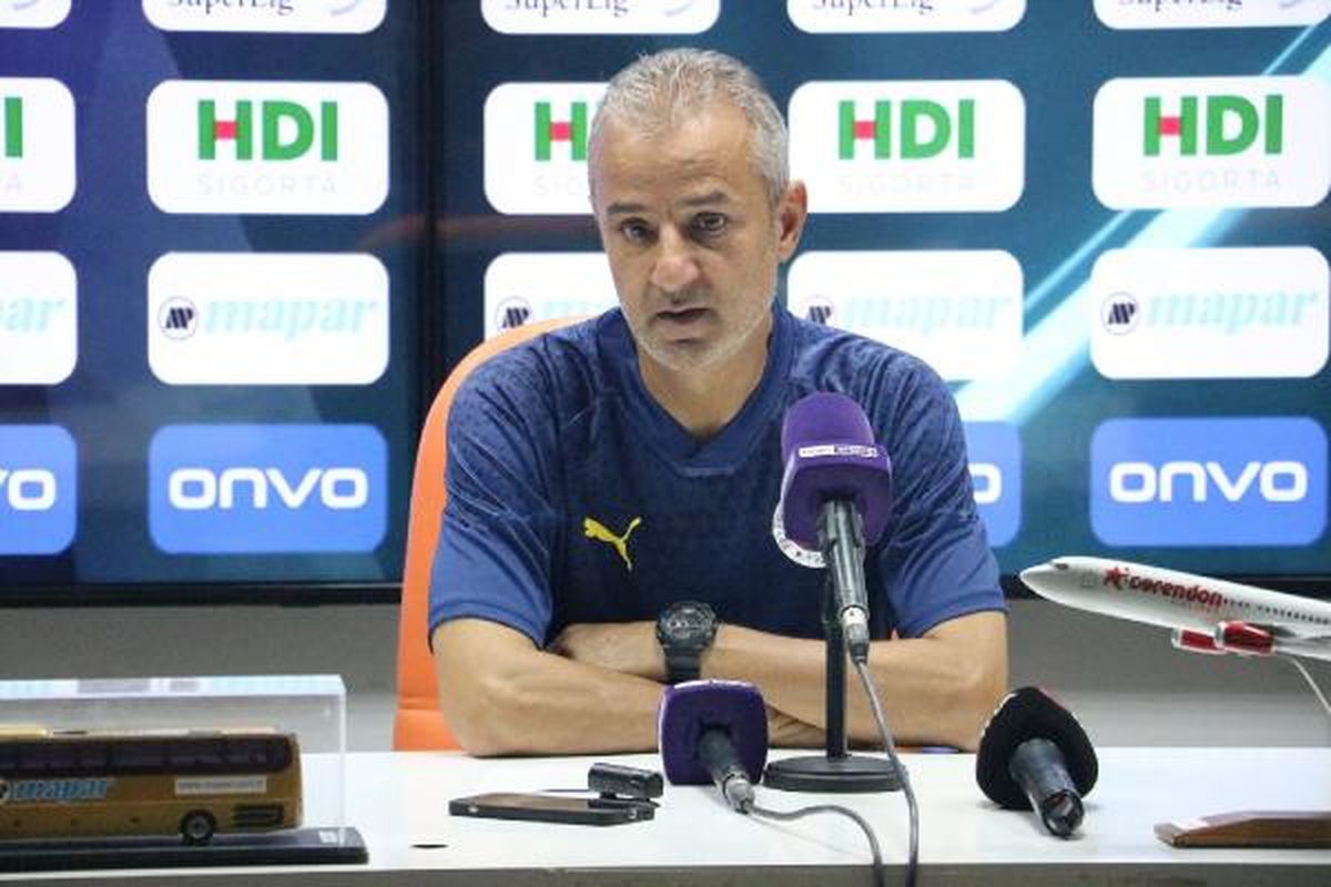 Fenerbahçe Teknik Direktörü İsmail Kartal: Skor Farklı Olabilirdi
