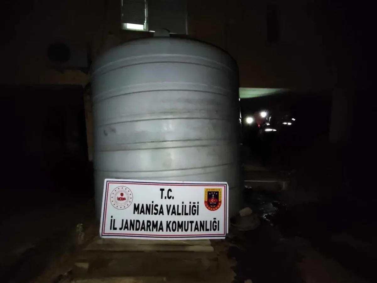 Manisa'da Kaçak Akaryakıt Operasyonu: 5 Bin 250 Litre Kaçak Akaryakıt Ele Geçirildi