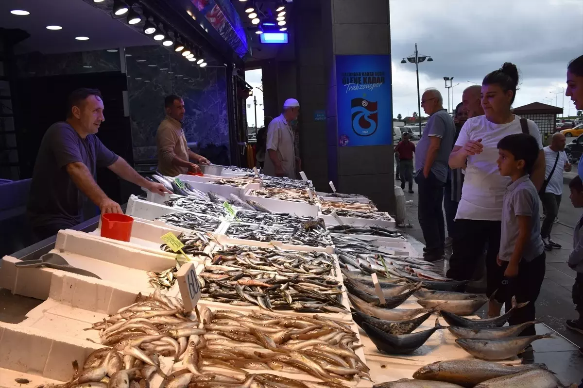 Trabzon'da Denizlerde Av Yasağı Son Buldu: Balık Tezgahlarındaki Çeşitlilik Arttı