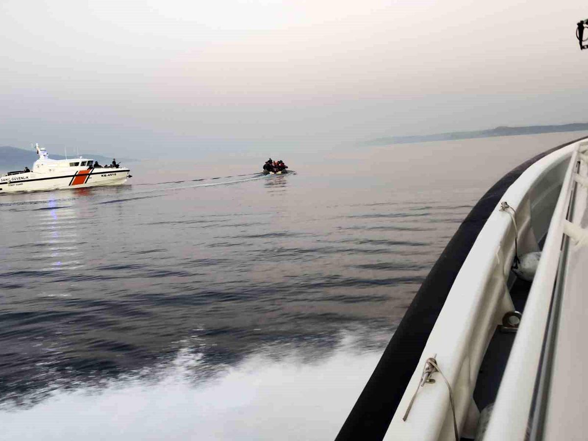 Çanakkale'de 43 Afganistan uyruklu kaçak göçmen yakalandı