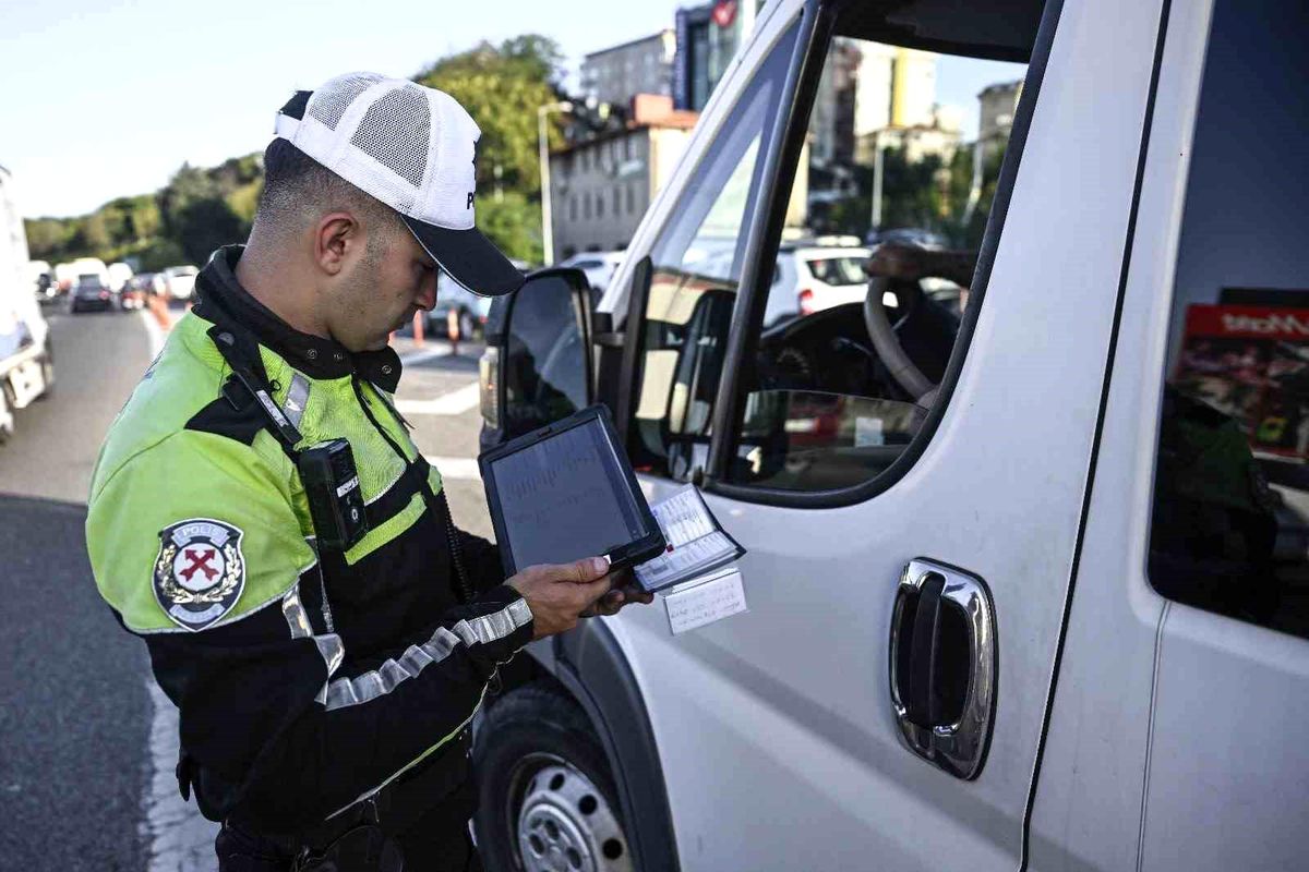 İçişleri Bakanı: Denetlenen Okul Servislerine Binlerce Ceza Kesildi