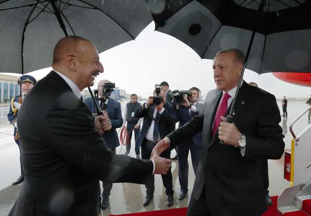 Cumhurbaşkanı Erdoğan ile Aliyev arasında güldüren diyalog: Bizim oralar yanıyor senin buralar rahmet