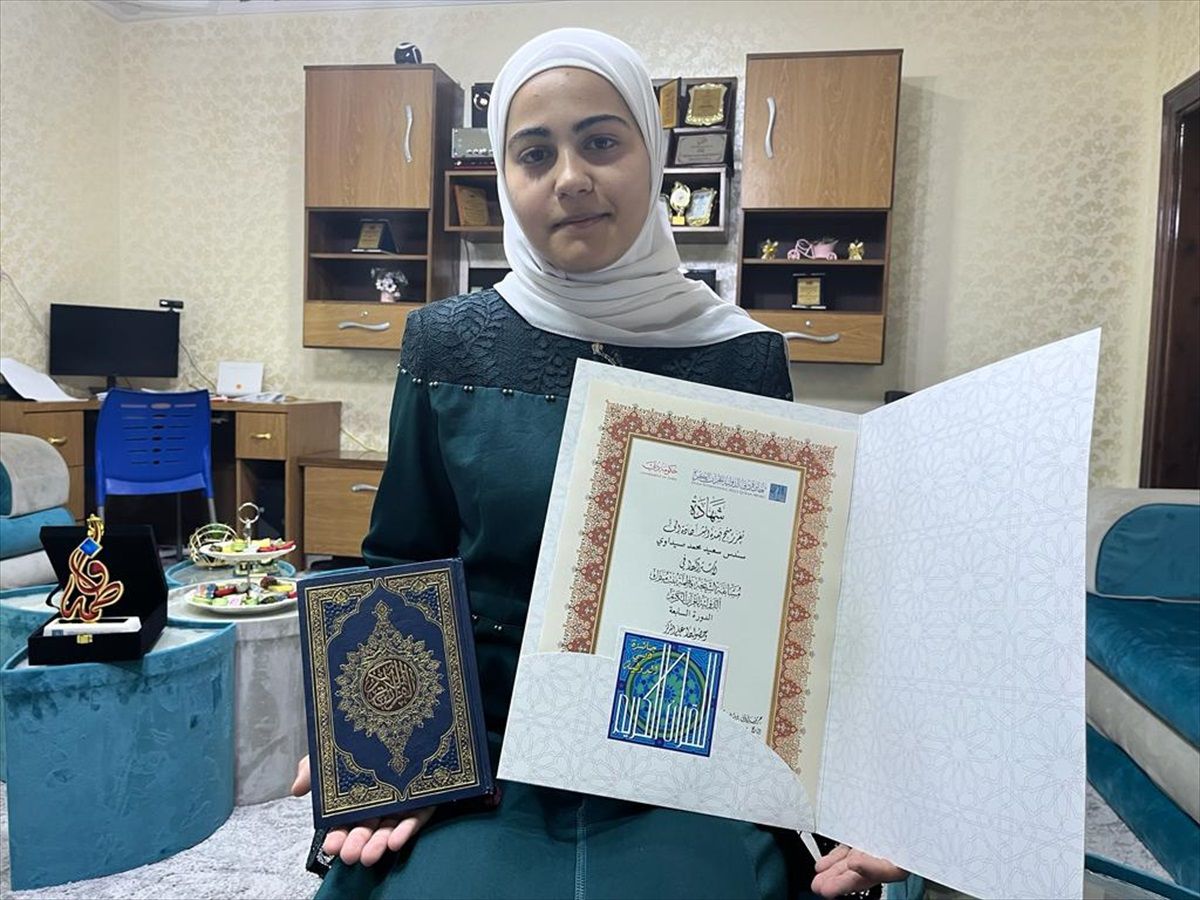 Ürdünlü Kadın Hafız Sündüs Saydavi: 'Satırlardakini yaksanız bile kalplerimizdekini yakamayacaksınız'