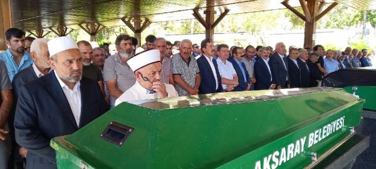 Aksaray'da çıkan yangında hayatını kaybeden çocuğun cenazesi toprağa verildi