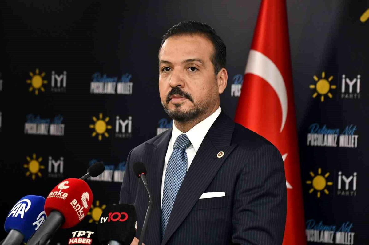 İYİ Parti Sözcüsü Kürşad Zorlu: '(Meral Akşener) Hastanedeki muayenenin ardından evinde istirahate geçti'