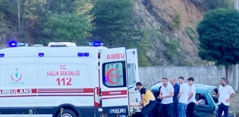 Karabük'ün Yenice ilçesinde kavşakta meydana gelen kazada 4 kişi yaralandı