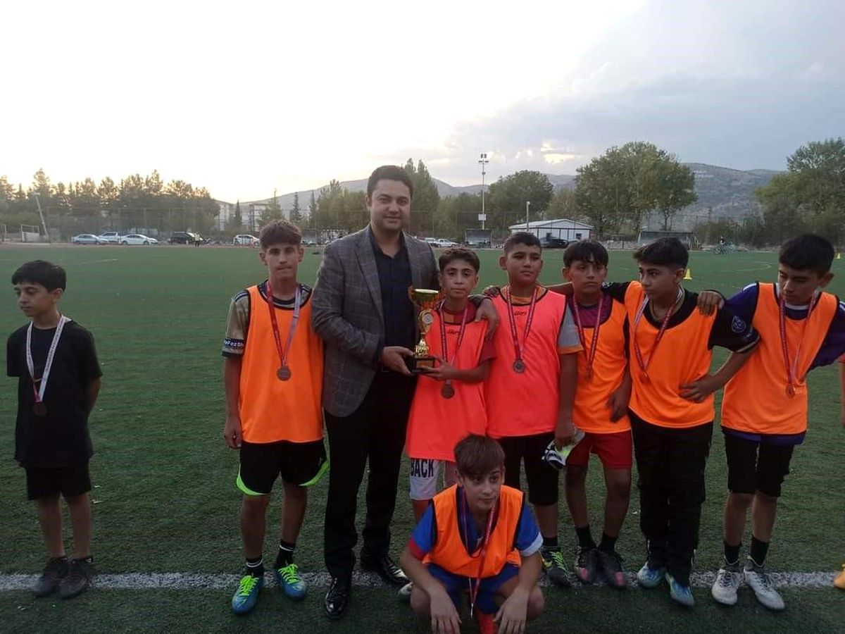 Adıyaman'da Gençlik ve Spor İlçe Müdürlüğü tarafından düzenlenen futbol turnuvası sona erdi
