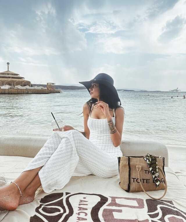 Kısmetse Olur 2.sezon Yeliz kimdir, kaç yaşında? Yeliz Sarıgül Kılıç İnstagram hesabı ne? Kısmetse Olur 2.sezon Yeliz kimdir, kaç yaşında? Yeliz Sarıgül Kılıç İnstagram hesabı ne?