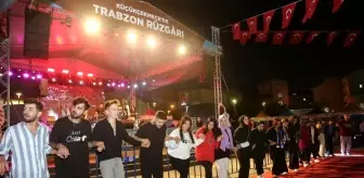 Küçükçekmece'de Trabzon Günleri'nde Hamsi Izgara ve Helva İkramı