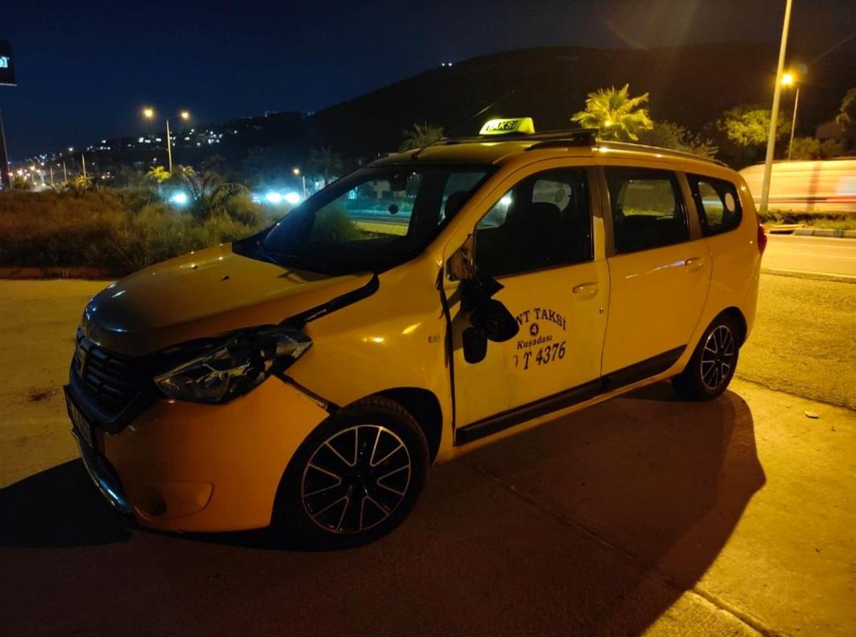 Kuşadası'nda Taksinin Çarptığı Yaya Yaralandı