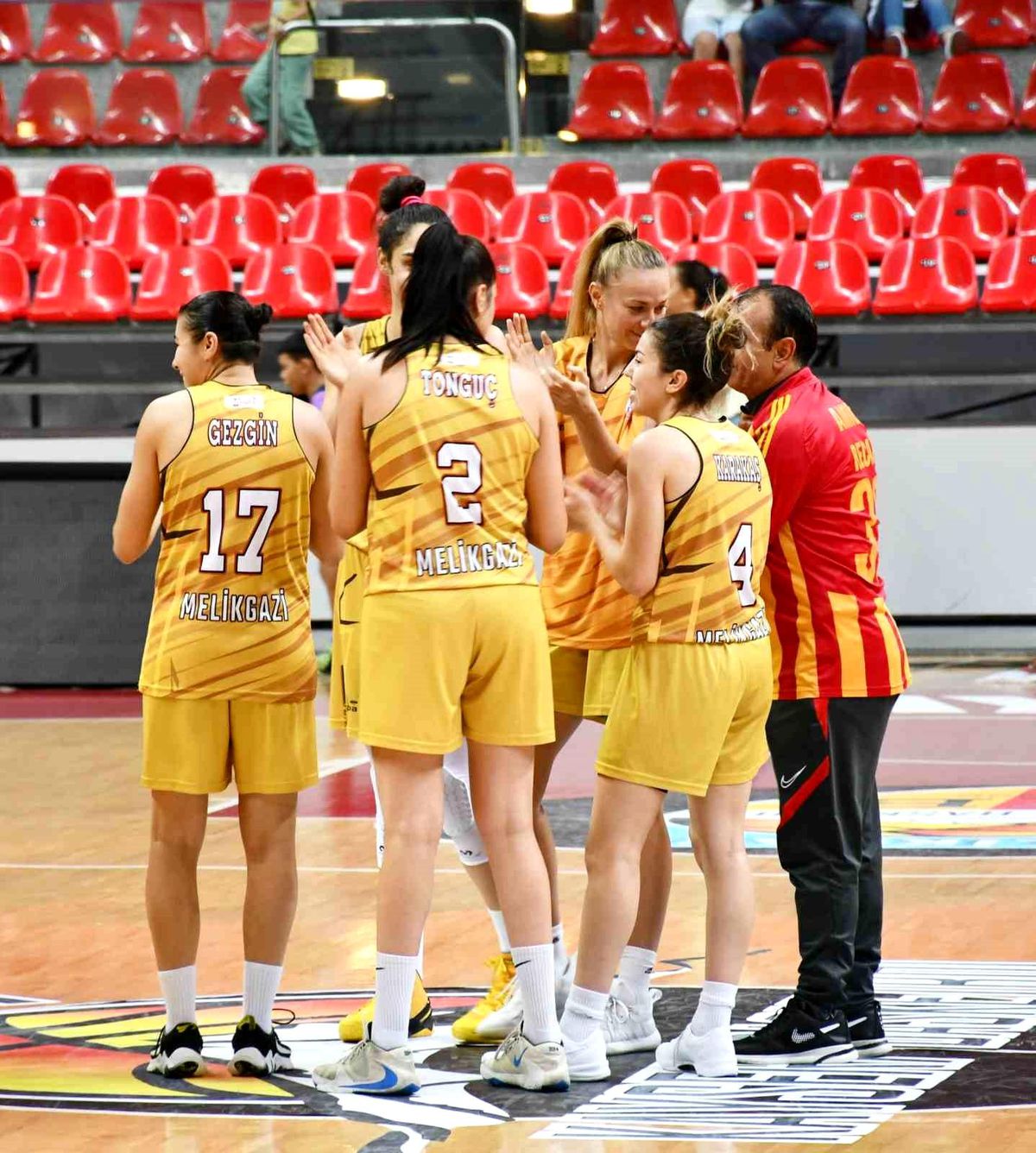 Melikgazi Kayseri Basketbol İlkem Yapı Tarsuspor'u mağlup etti