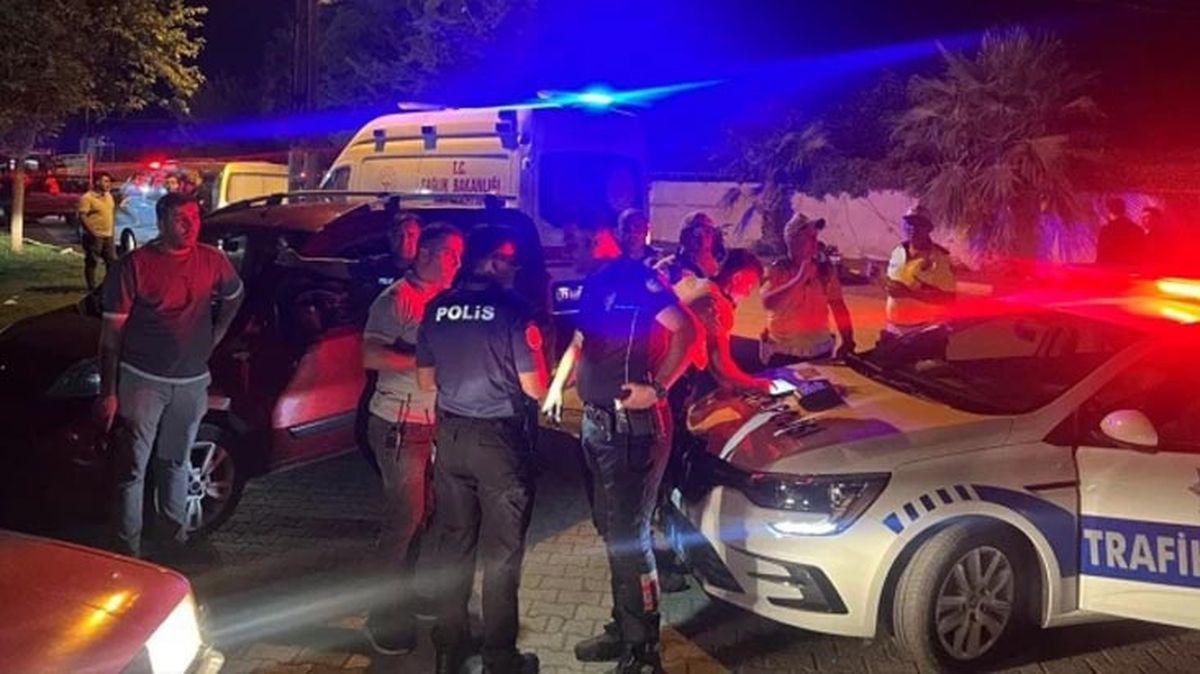 İhbara giden polislerin üzerine kaynar su döktüler: 4 yaralı