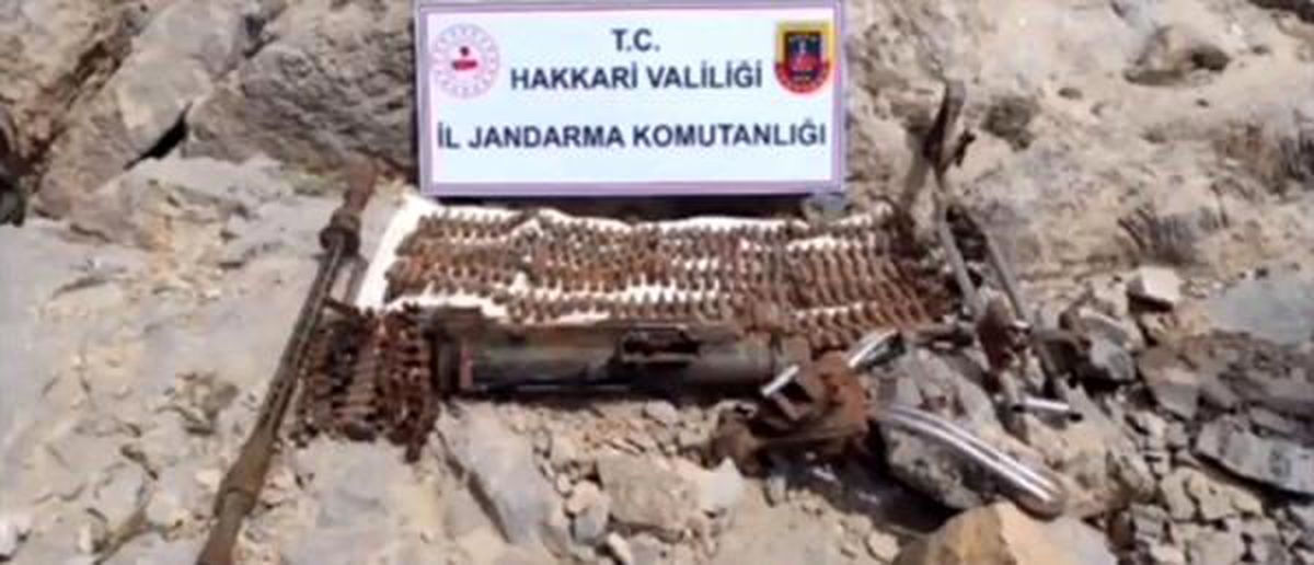 Hakkari Şemdinli'de PKK'ya ait çok sayıda silah ve mühimmat ele geçirildi