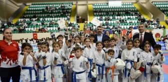 Yıldırım Belediyesi Sporcuları 3. Esat Delihasan Kyokushın Karate Kupası'nda 50 Madalya Kazandı