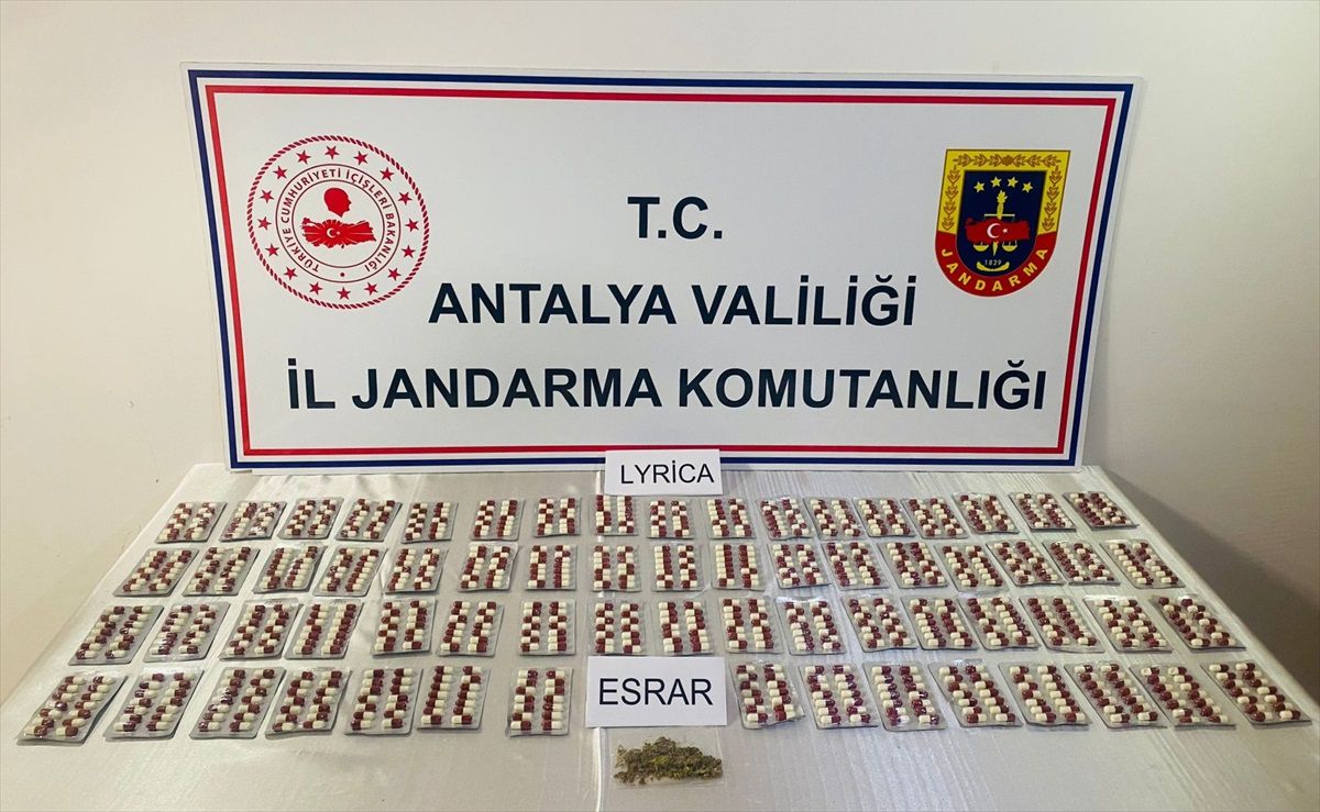 Antalya'da Uyuşturucu Operasyonu: 2 Şüpheli Gözaltına Alındı