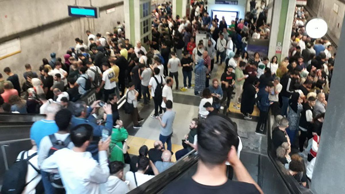 Bağcılar - Yenikapı metro hattında arıza! İstasyon adeta mahşer yerine döndü