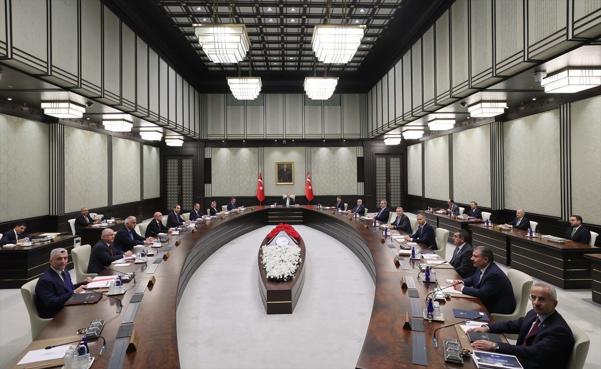 Erdoğan: 'Piyasa Satış Fiyatı 9 Bin 500 Lirayı Geçmeyen Cep Telefonu ve Bilgisayarlar İçin Toplamda 5 Bin 500 Liralık Destek Vereceğiz'