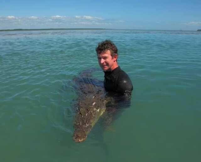 Dünyaca ünlü zoolog Adam Britton köpeklere tecavüz ve işkence suçlarını kabul etti Dünyaca ünlü zoolog Adam Britton köpeklere tecavüz ve işkence suçlarını kabul etti