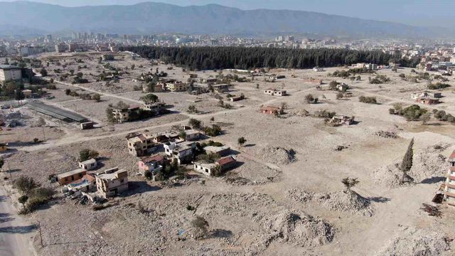 Hatay'daki enkaz kaldırma çalışmalarında sona gelinirken ortaya çıkan görüntü yaşanan felaketin boyutunu bir kez daha gözler önüne serdi