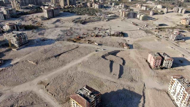 Hatay'daki enkaz kaldırma çalışmalarında sona gelinirken ortaya çıkan görüntü yaşanan felaketin boyutunu bir kez daha gözler önüne serdi