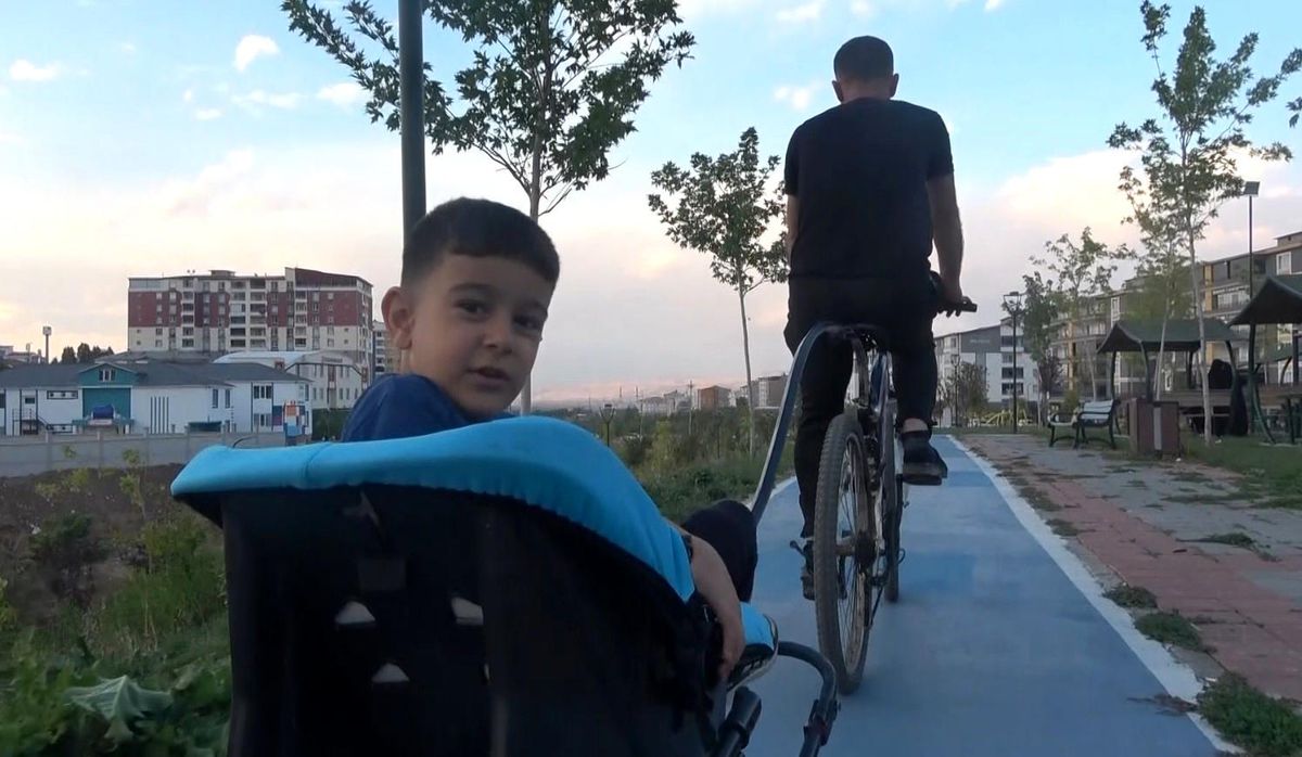 Muş'ta Baba Tarafından Geliştirilen Bebek Arabası İlgi Odağı Oldu