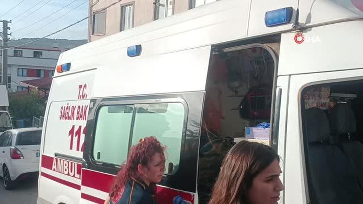 Gebze'de Şömine Yangınında 2 Kişi Dumandan Etkilendi