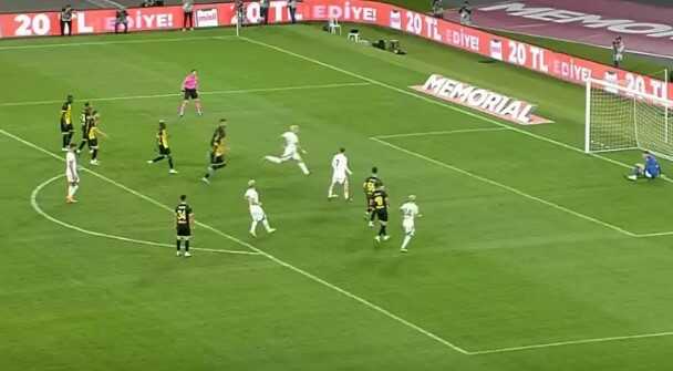 Messi ve Suarez'e özendiler! Tüm Türkiye Kerem'le Icardi'nin penaltısını konuşuyor