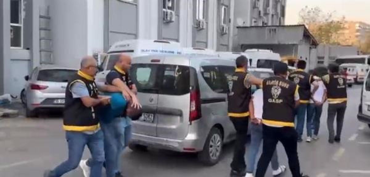İzmir'de Kuyumcu Soygunu: 3 Şüpheli Yakalandı