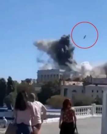 Ukrayna'nın 33 kişinin öldüğü Rus Karadeniz donanmasına yaptığı saldırını öncesi Rus subaylar Ukrayna'ya istihbarat verdi Ukrayna'nın 33 kişinin öldüğü Rus Karadeniz donanmasına yaptığı saldırını öncesi Rus subaylar Ukrayna'ya istihbarat verdi