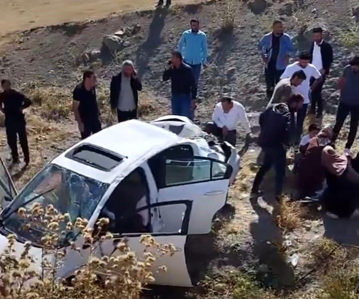 Van-Özalp karayolunda trafik kazası: 2'si çocuk 4 kişi yaralandı
