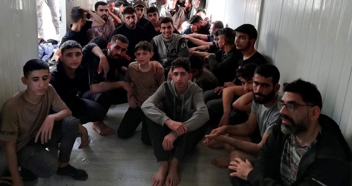 Yalova'da 6 Göçmen Kaçakçısı Tutuklandı, 90 Yabancı Sınır Dışı Edildi