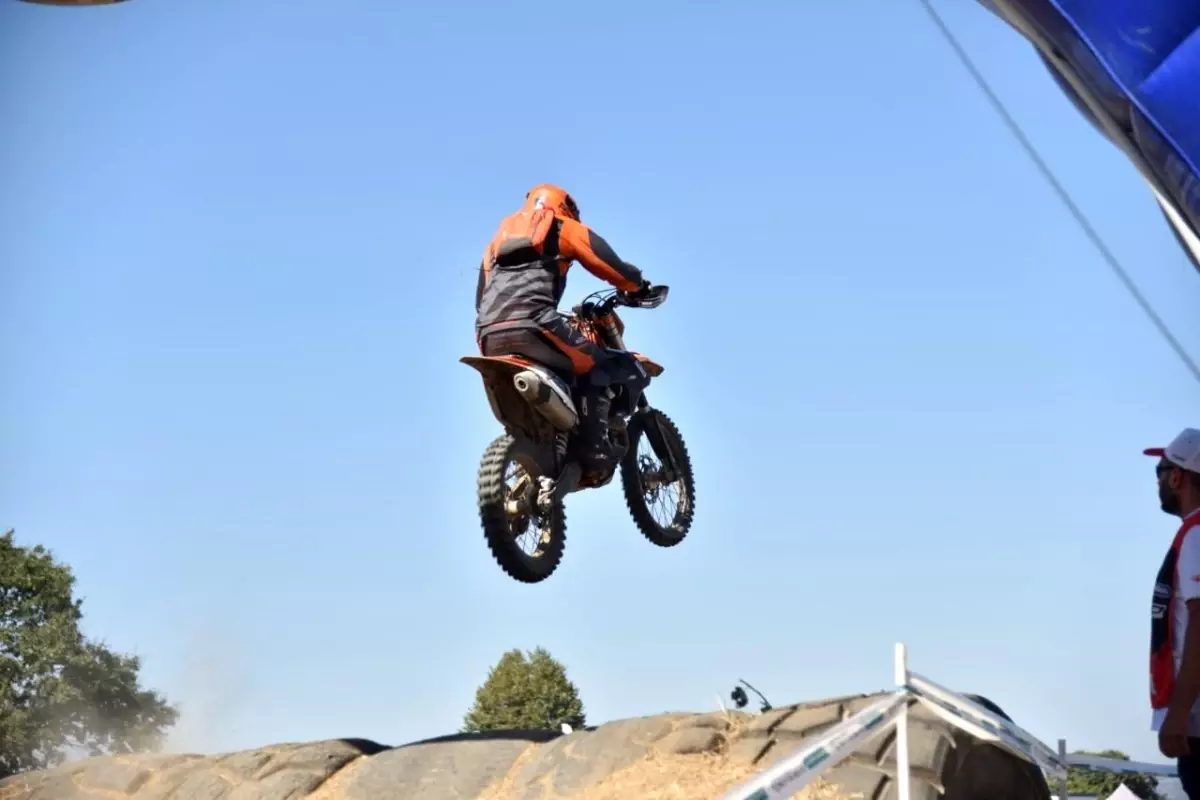 Kartepe'de düzenlenen Türkiye Enduro ve ATV 2.Ayak Şampiyonası'nda ödüller verildi